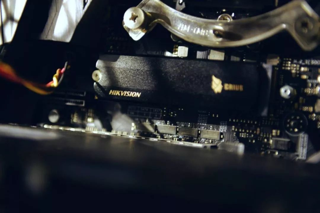 解毒 | 兼顾低价和高性能?海康威视C2000 PRO 2TB开箱