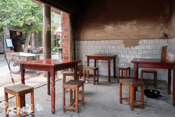 连九江都没去过,还敢称自己喜欢吃肥肠?