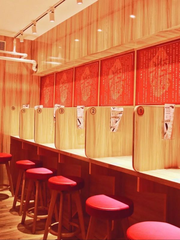 潮汕人都惊呆了,这家“日料店”竟然卖着粿条…