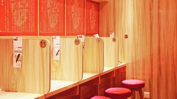 潮汕人都惊呆了,这家“日料店”竟然卖着粿条…