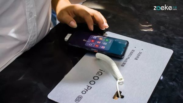 来到重庆这座8D城市,我读懂了iQOO的“5G修炼手册”