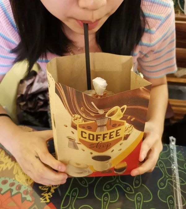 从西双版纳火到长沙 的“老挝冰咖啡”,值不值得你去打卡?