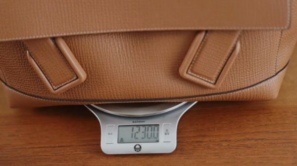 测评10个女生都喜欢的奢侈品包包,真的值得入手吗?