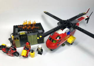乐高城市组消防直升机组合