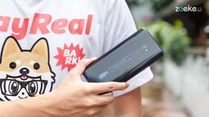 魅力“四摄”的OPPO Reno2,是时尚与体验的激烈碰撞