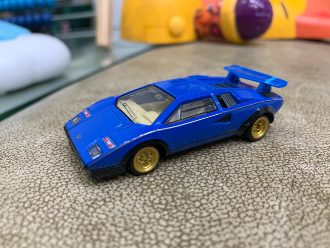 多美卡汽车模型