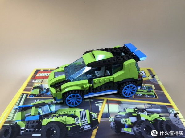 可变形的火箭拉力赛车:乐高31074