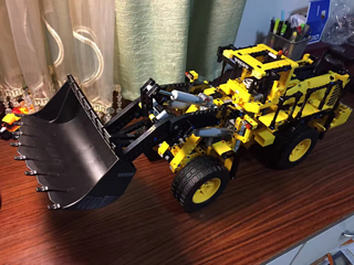 Lego 沃尔沃轮式装载机 42030
