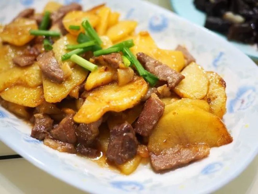 土豆在裤子上涂一下,解决了家家户户的大难题,太实用了!