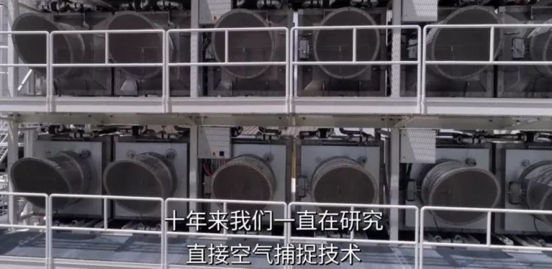 最近,让全人类为之心碎的两场葬礼