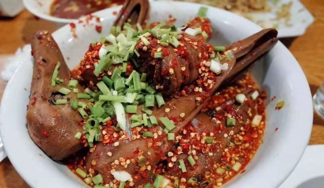 衢州，无辣不欢的鸭头之都
