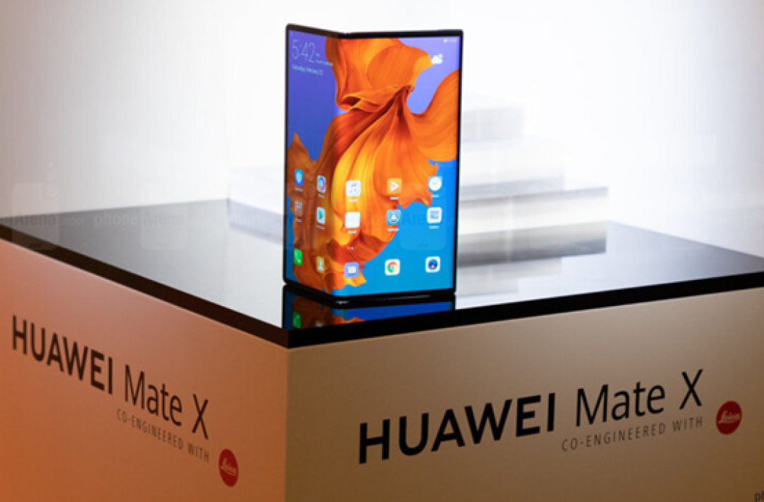 余承东表示折叠屏技术问题已攻克,Mate X 年底前上市