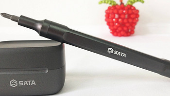 Sata pen螺丝刀：内置常用批头，手感舒适，小巧的像一支笔