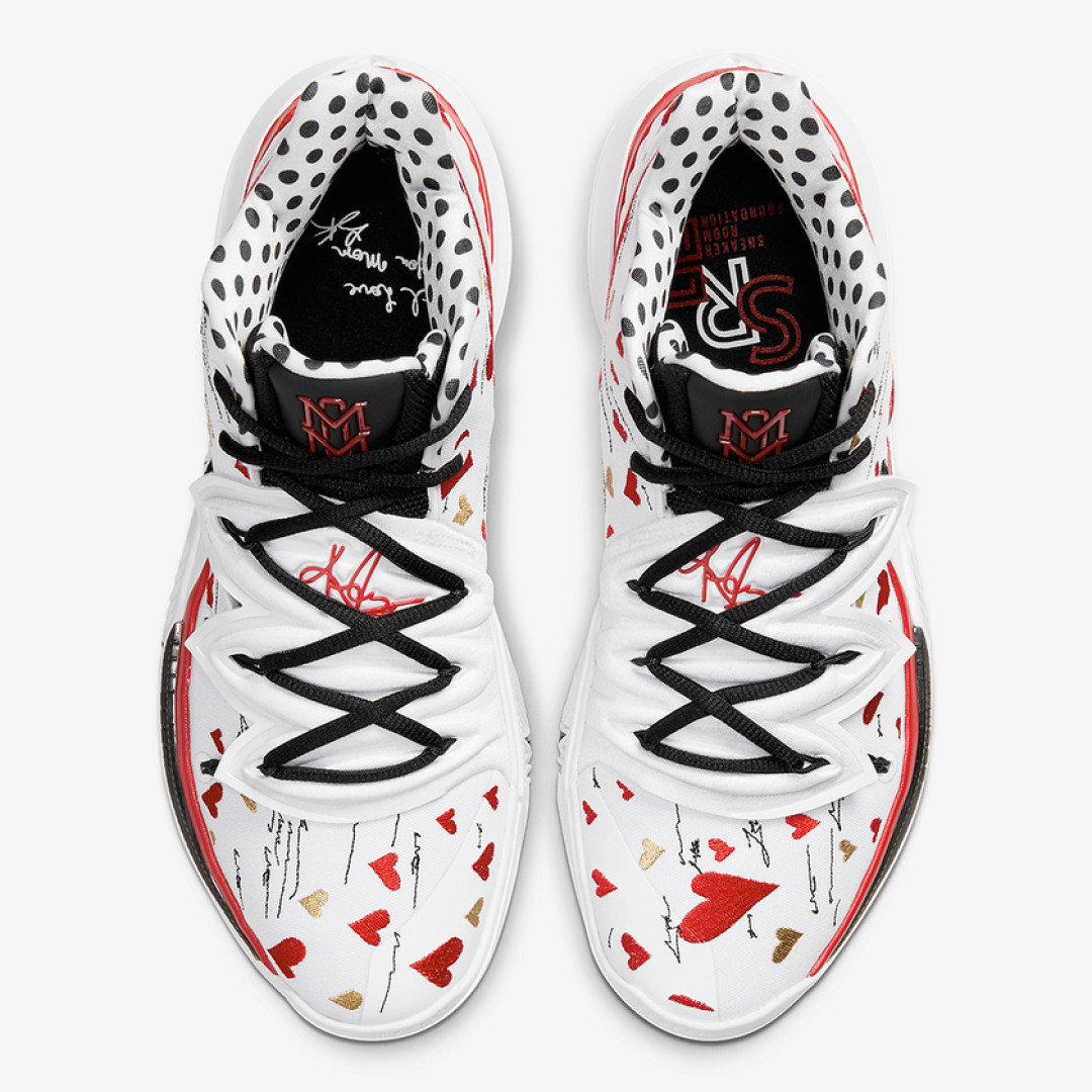 你更喜欢玫瑰or菠萝?NIKE 耐克 Kyrie 5 曝光多款联名配色