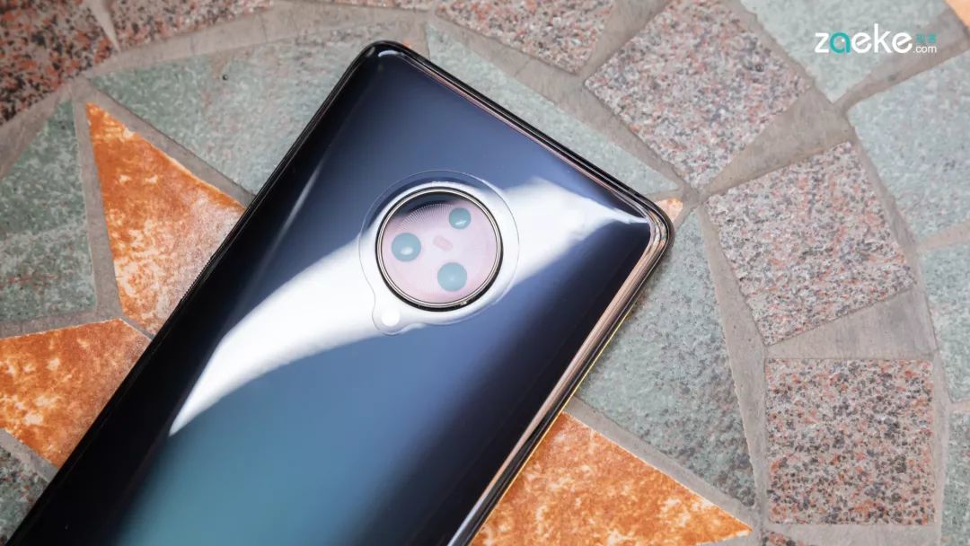 依然很酷的vivo NEX3，是面向5G时代的“排头兵”