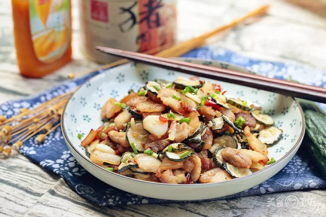 黄瓜晒干炒,味道竟比猪肉好!