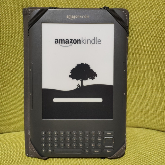 kindle电子书阅读器怎么样 经典的kindle keyboard3陪我十年_什么值得