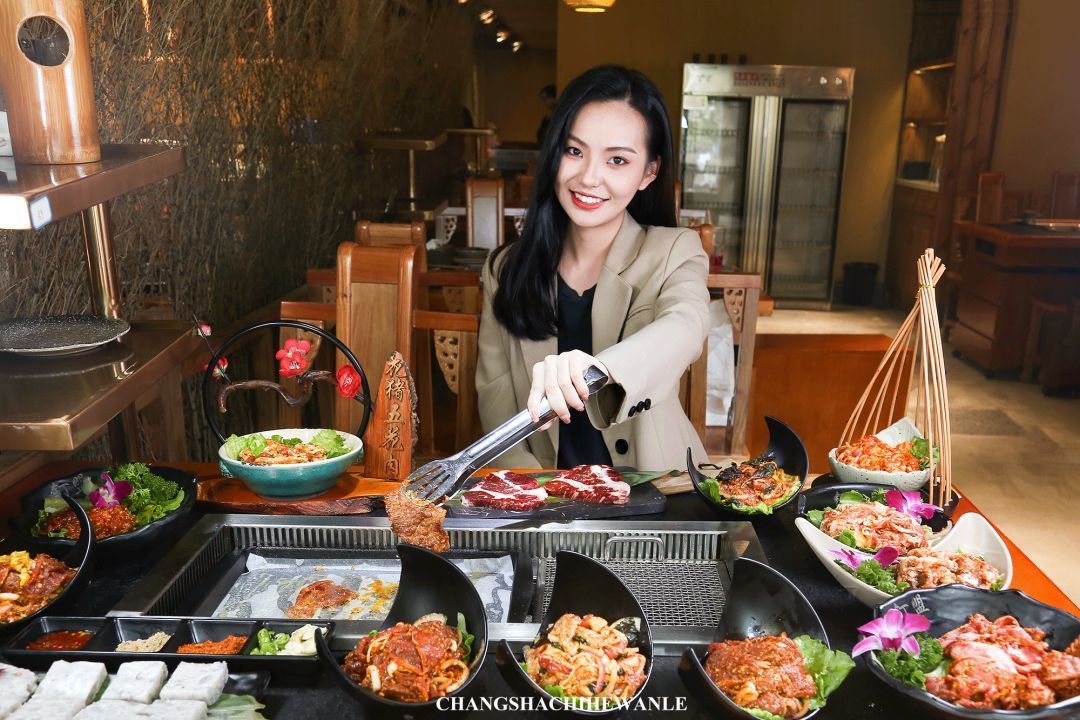 4.8折吃肉喝酒！市中心惊现侠客风烤肉店，盘TA~