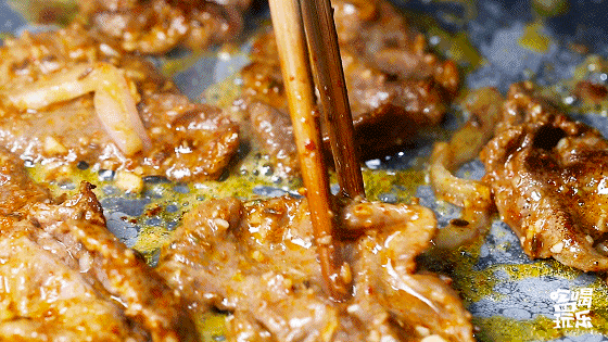 4.8折吃肉喝酒！市中心惊现侠客风烤肉店，盘TA~