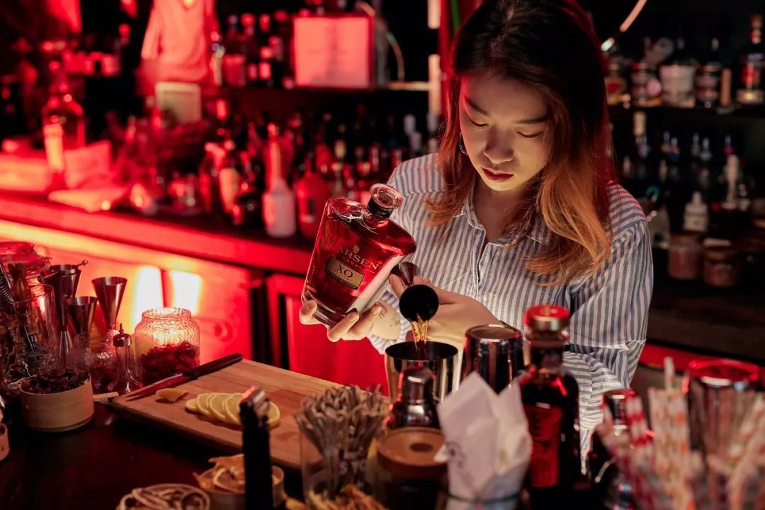 他们在广州大冒险，赌上自己的一生挚爱