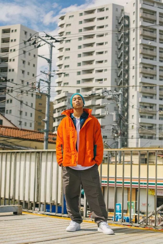 潮闻快食|经典「雪山」羽绒服再现!Off-White™发布新Logo设计T恤