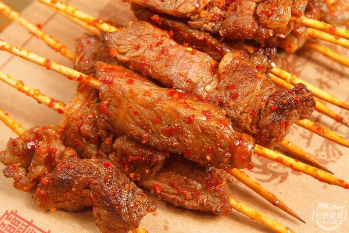 盟重烈火牛肉暴风来袭!今日起闯荡解放西,进店就能免费撸串