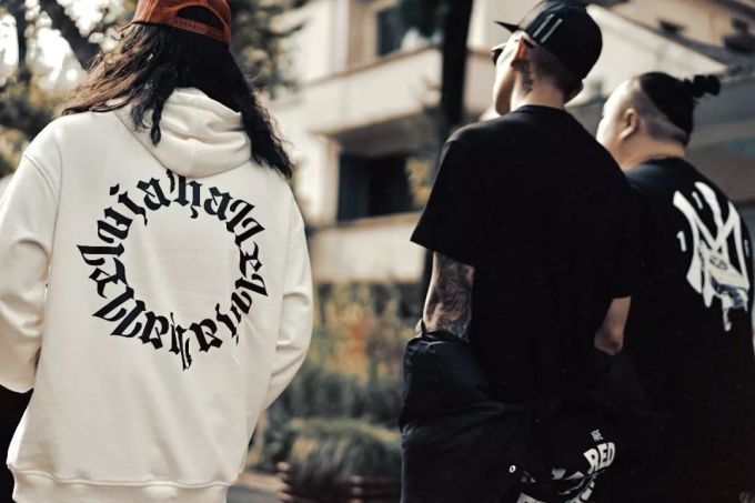 潮闻快食 | Dough-Boy个人第二只玩偶登陆, 1017 ALYX 9SM发布新款胸包