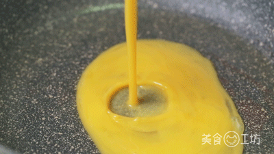 饺子皮别再包饺子啦,这样做皮薄汁多,太适合当早餐