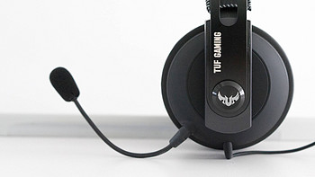华硕TUF H7游戏耳机：多平台通吃，双MIC开黑更方便