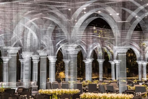 他用铁丝网打造出的惊人作品,比3D网格建模还牛!