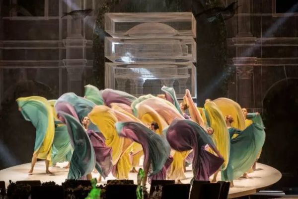 他用铁丝网打造出的惊人作品,比3D网格建模还牛!