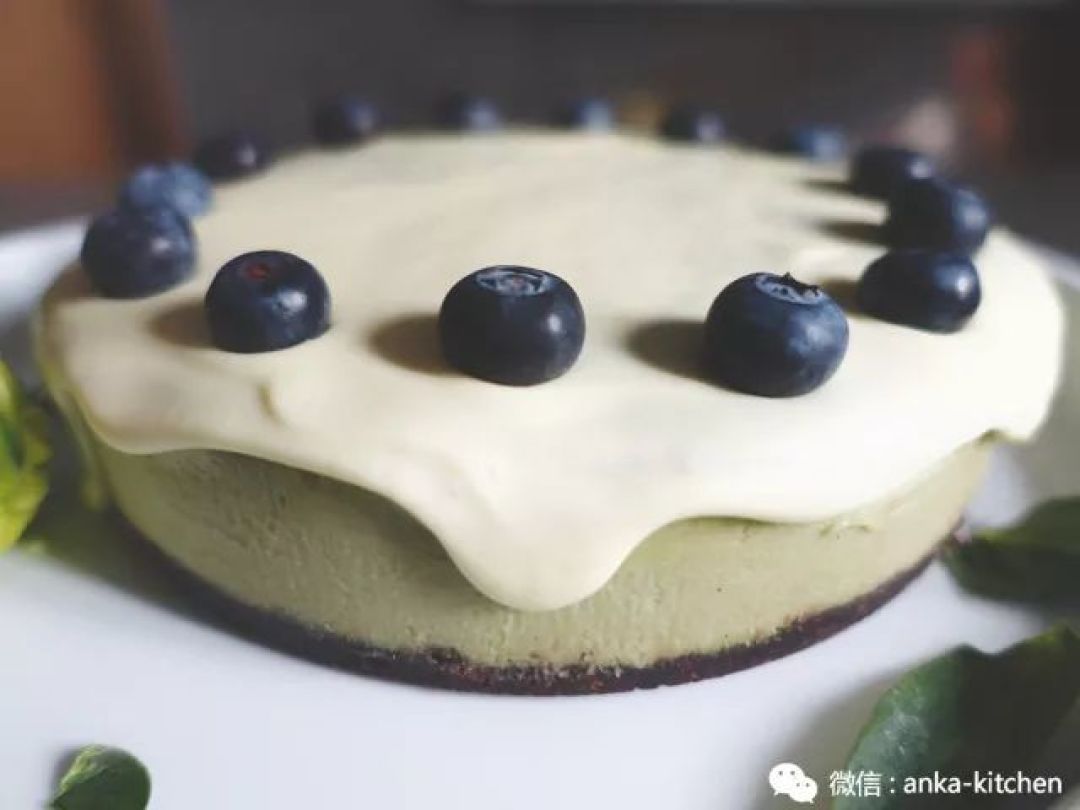 这款情人节的白巧克力抹茶芝士蛋糕，没有烤箱的新手也可以完成