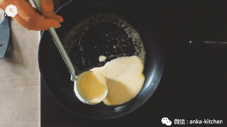 法国最著名的经典火焰料理,非属这道燃烧的可丽饼不可