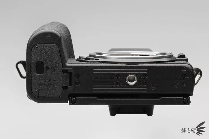 小身材强大“芯” 尼康首款APS-C画幅微单尼康Z50评测