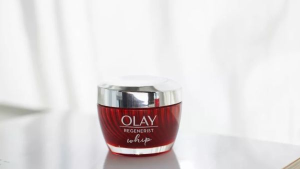 百元抗老面霜,Olay 空气霜和大红瓶,到底应该选哪个?