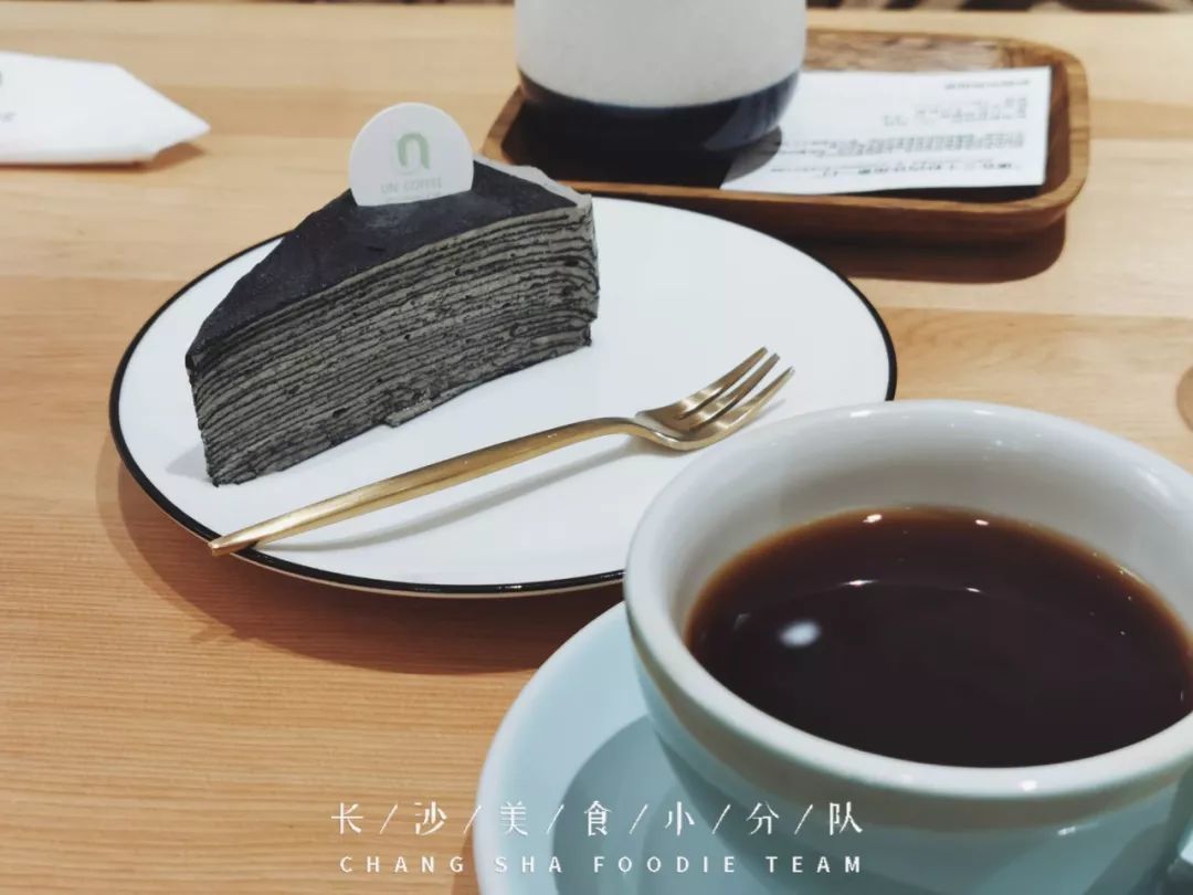 浏城桥下早晨8点就营业的咖啡馆，有对咖啡小白友好的细节之美