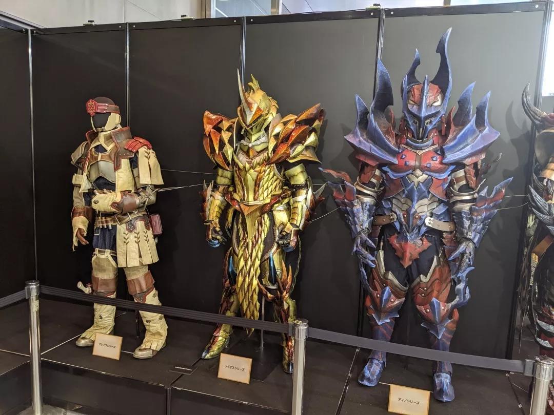 (上:勇者套装,千刃龙套装,斩龙套装)(上:海龙套装,雷狼龙套装,黑蚀龙