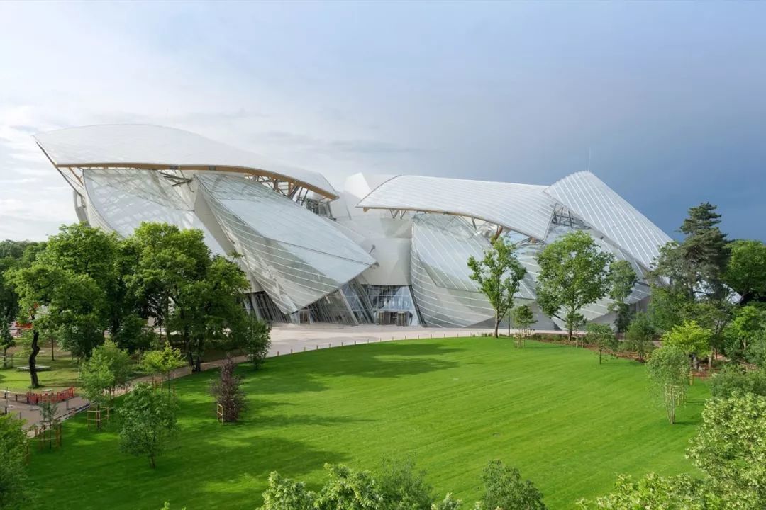 LV 首尔旗舰店开幕，Frank Gehry 设计又一网红新地标！
