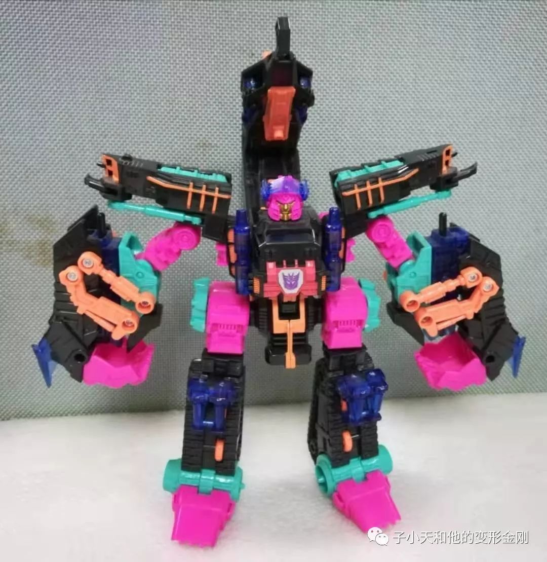 【评玩具】子小天：粑粑总测评《变形金刚 BOTCON2010年会限定的强者级双钳》