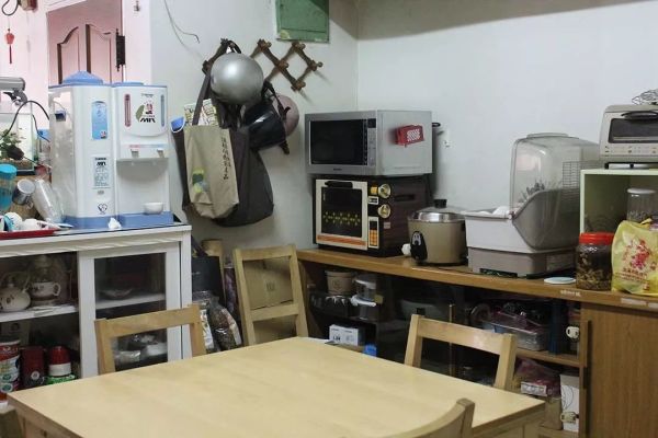 用了宜家爆改,12㎡餐厅收纳太惊人!还有伸缩餐桌,六口人也坐得下