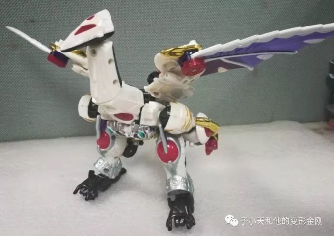 【评玩具】子小天:粑粑总测评《变形金刚 TF2000十变惊破天 脑补出天际的变形》