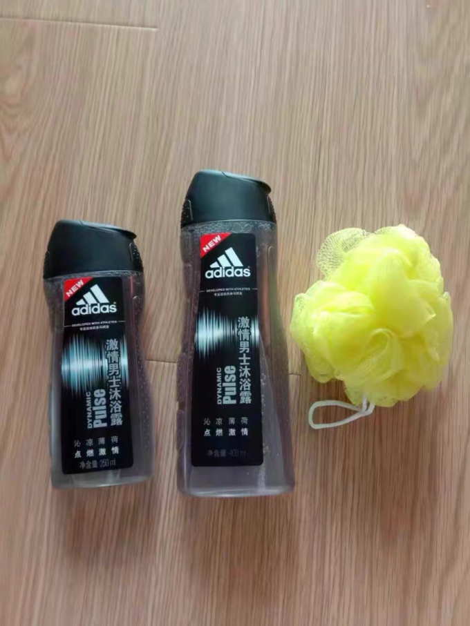 阿迪达斯沐浴产品
