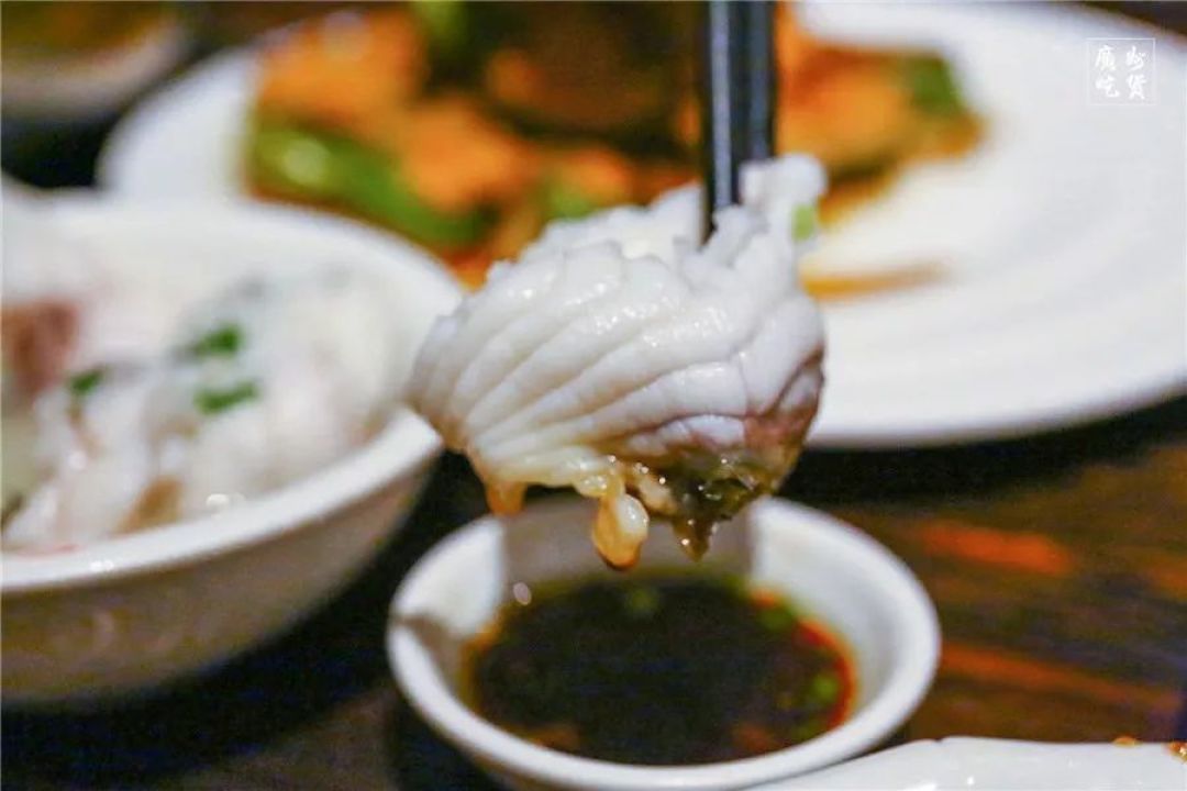 被公园前街坊吹爆的爽身鲩，一鱼五食，有人为它专门打飞的！