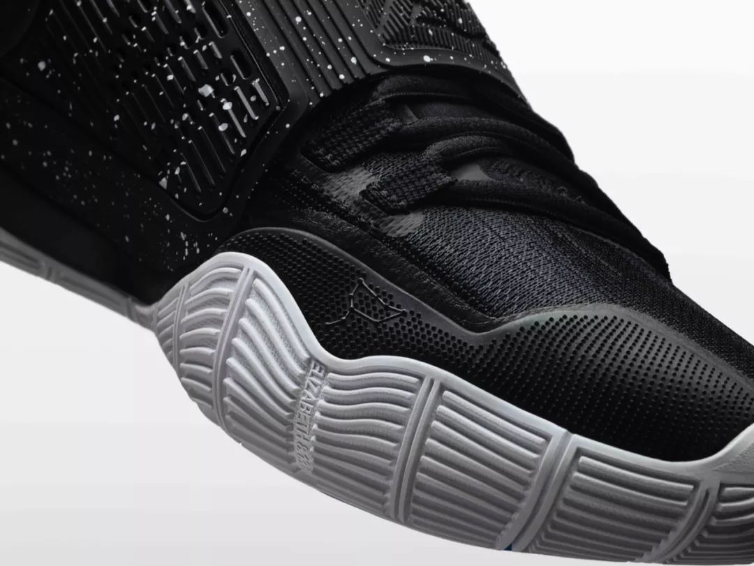 潮闻快食 | Nike KYRIE 6 正式发布！AAPE 正式发布 2019 冬季男女装系列