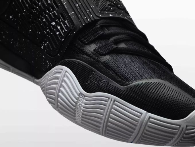 潮闻快食 | Nike KYRIE 6 正式发布!AAPE 正式发布 2019 冬季男女装系列