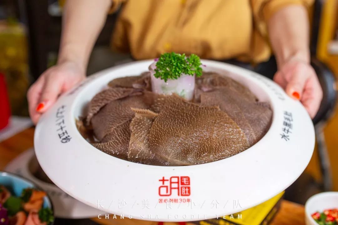 十年经典水牛毛肚,长沙人必须知道这家毛肚火锅的姓名!