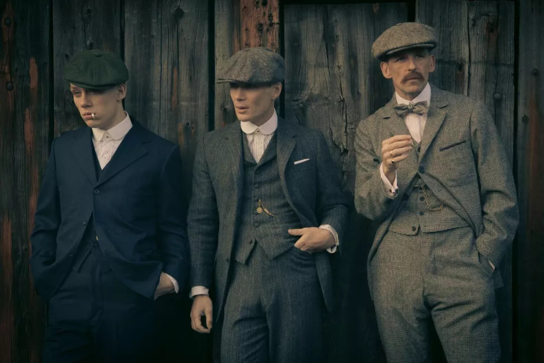 熟记穿衣基本法，英剧《浴血黑帮》里的暴力党比绅士更绅士