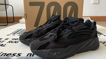 Sneaker 篇二十二：Yeezy boost 700 v2黑魂开箱 对比一代版本