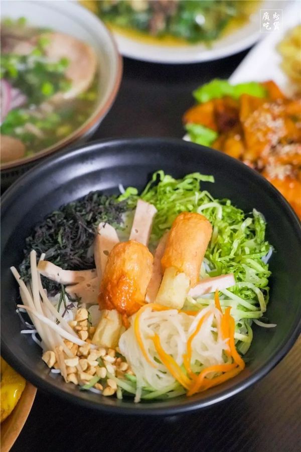 藏身中山七路的“大排档”,人均40+吃越南大餐!