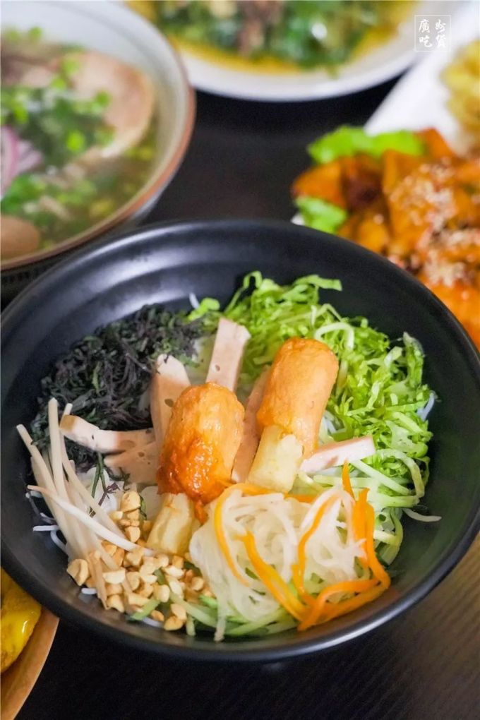 藏身中山七路的“大排档”,人均40+吃越南大餐!